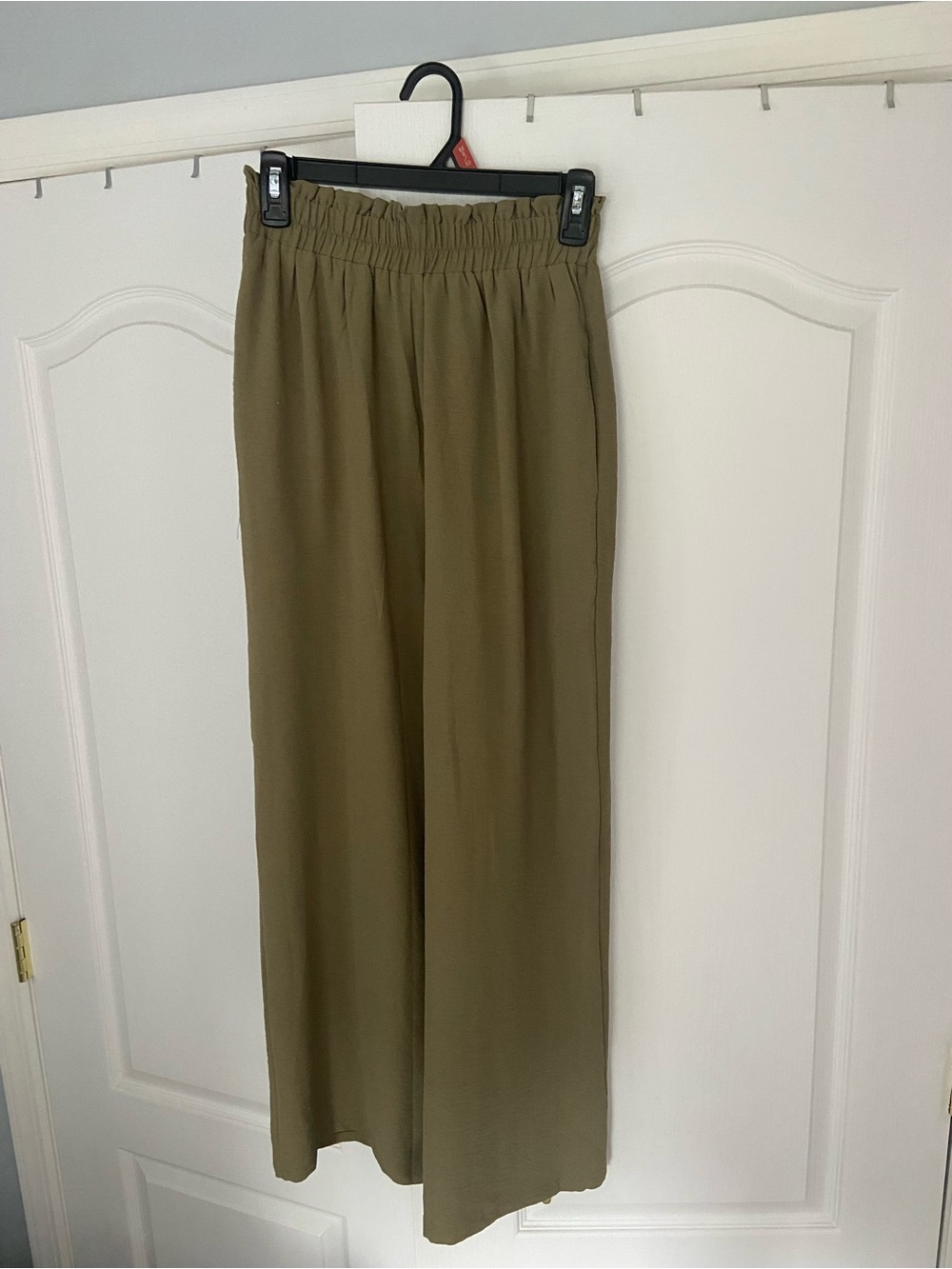 Green wide leg flowy pants